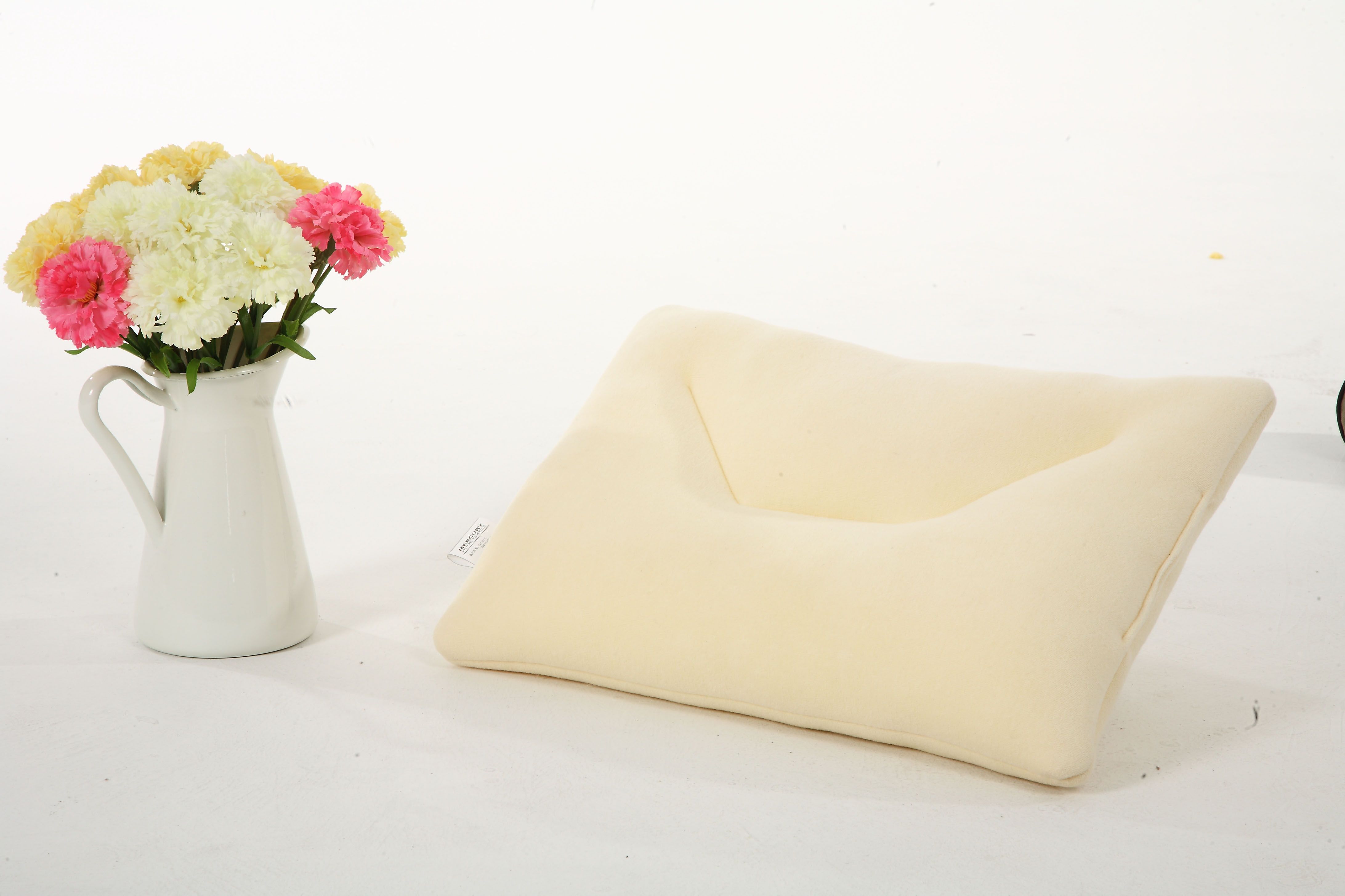 水星家纺 笑颜如花记忆枕 护颈枕颈椎枕头 慢回弹枕 (一只装/两只装)