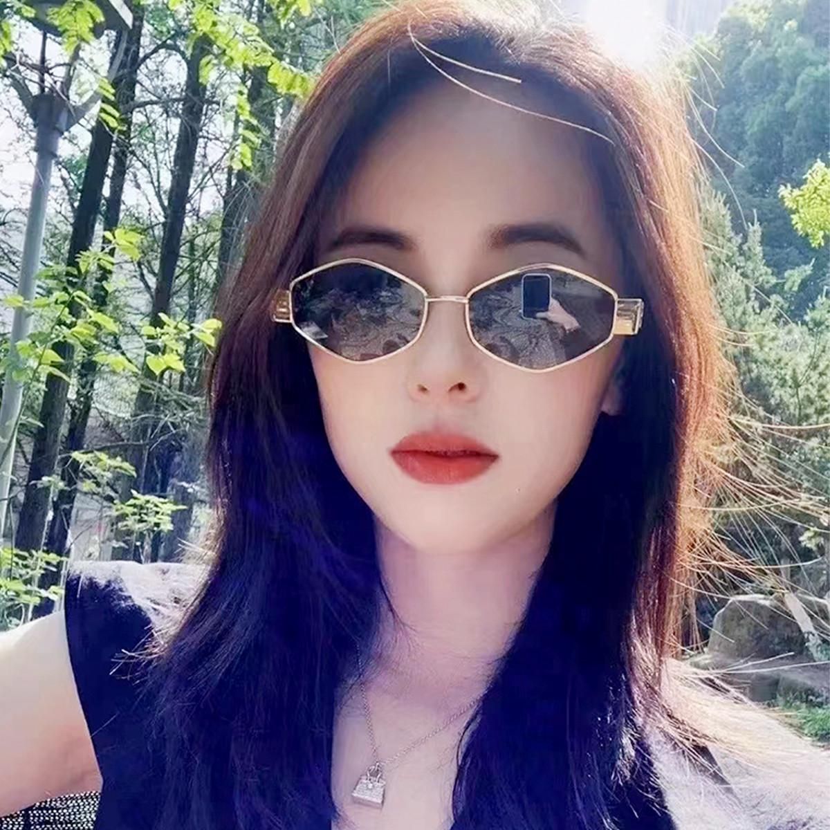 CELINE 赛琳墨镜女款金属凯旋门时尚复古太阳眼镜CL40254U